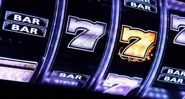 murka79 mobile app interface showing live dealer tables and sportsbook markets