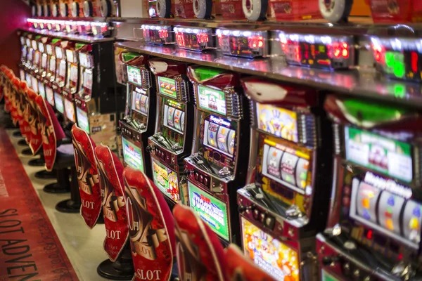 Live roulette table at murka79 with numbered wheel, betting layout, and live dealer in studio